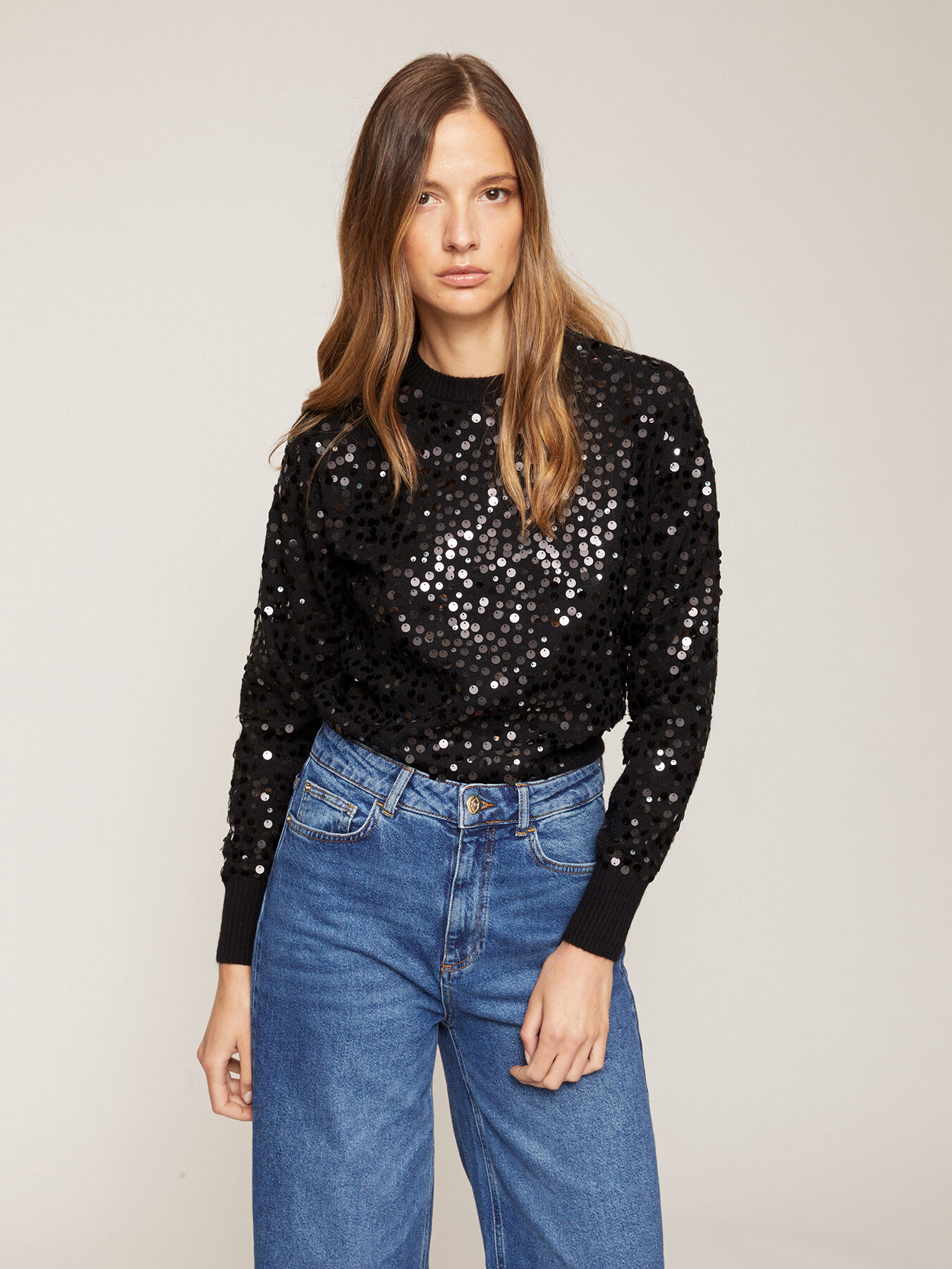 Pullover in maglia con ricamo di paillettes