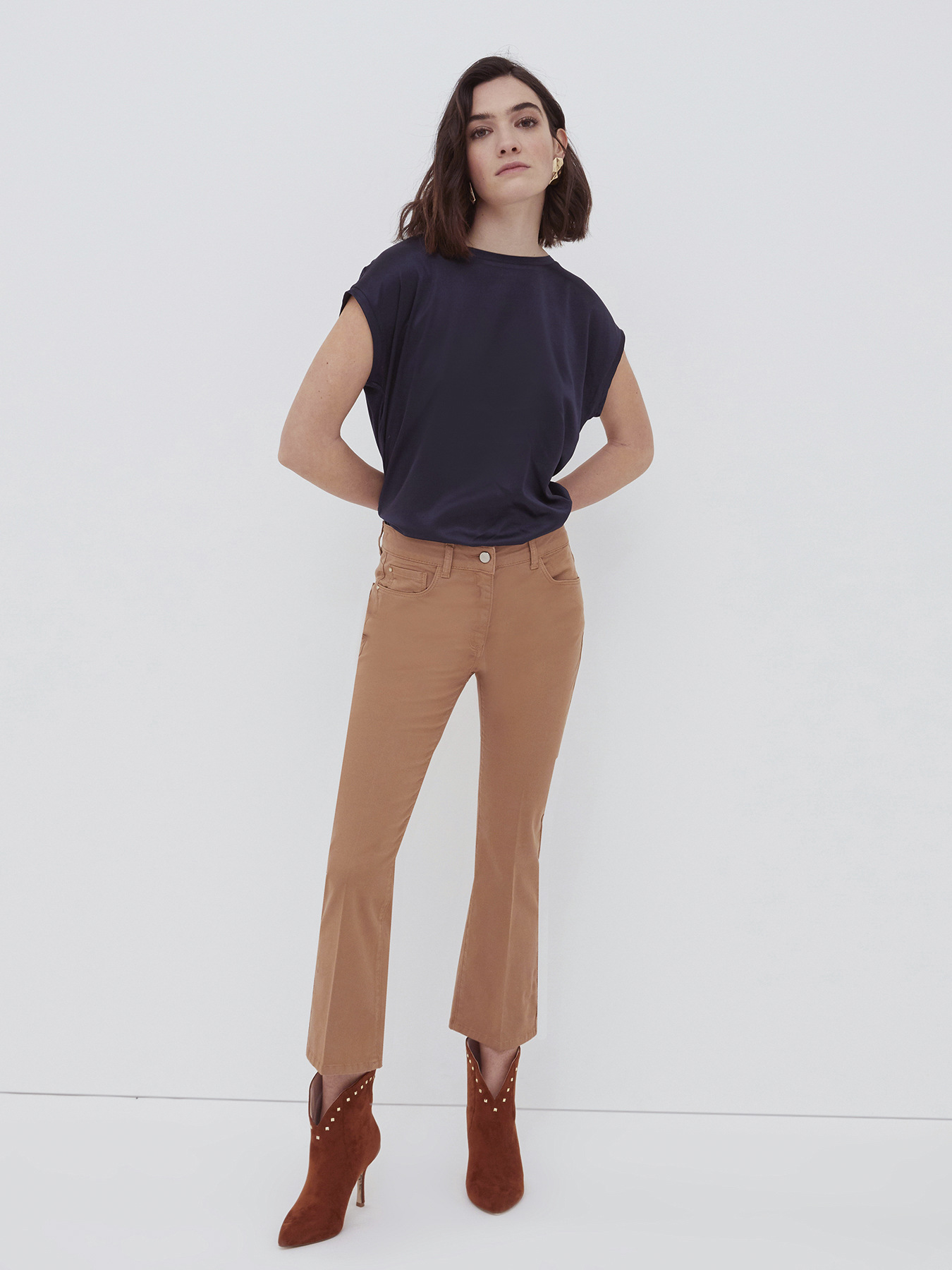 Pantaloni on sale cropped motivi