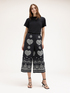 Cropped trousers with ethnic pattern image number 3