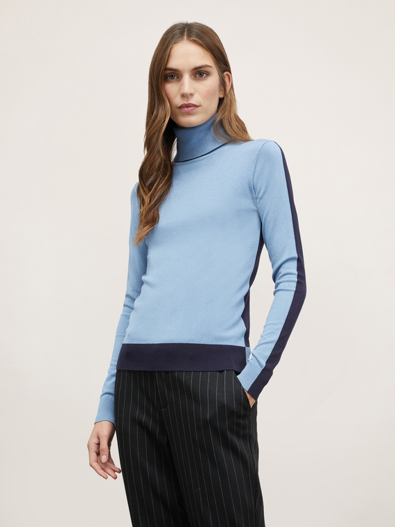 Two-tone knit turtle neck