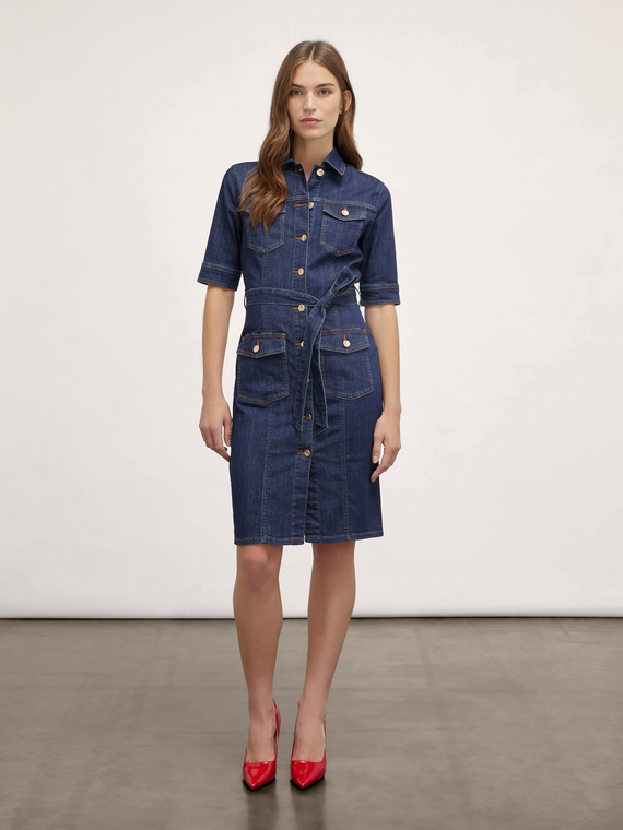 Vestido camisero en denim