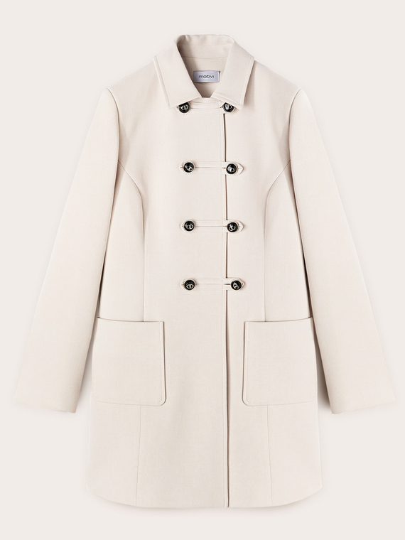 Coat with toggle fasteners