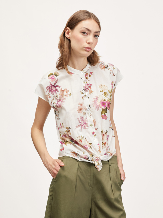 Floral shirt with knot