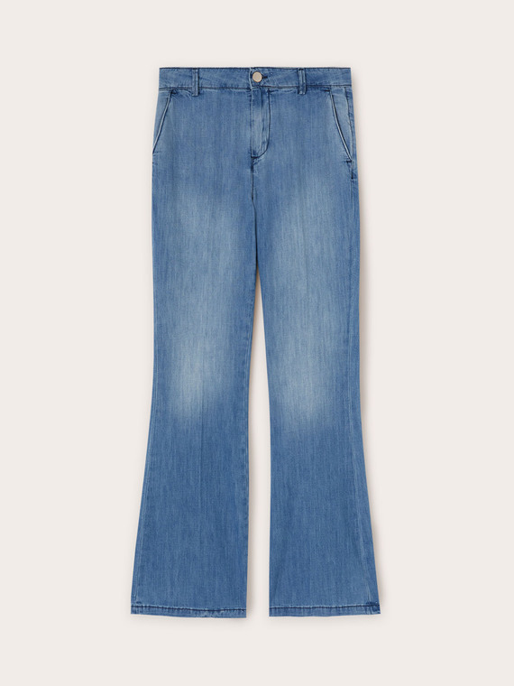 Jeans flare in denim leggero