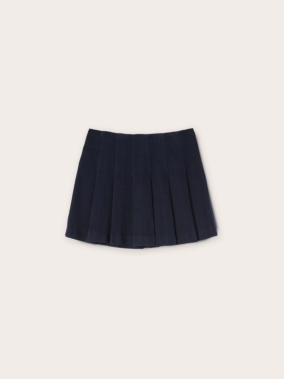 Short pleated denim skirt