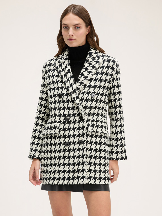 Houndstooth patterned knitted coat