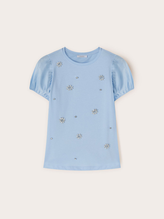 Camiseta con mangas globo y piedras bordadas