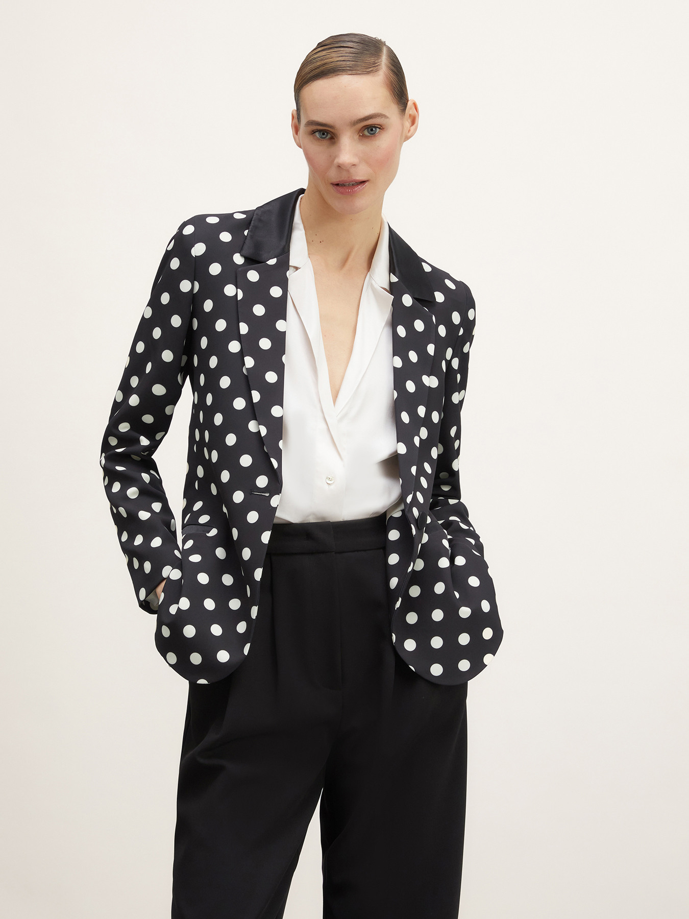 Blazer monopetto fantasia a pois image number 0