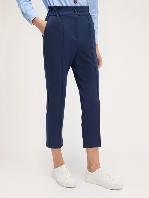 Flowing trousers in crepe fabric