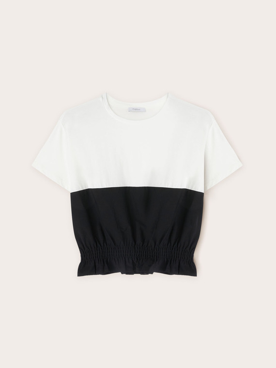 Dual-fabric T-shirt with elastic hem