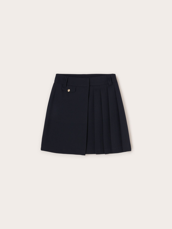 Short wraparound skirt with pleats