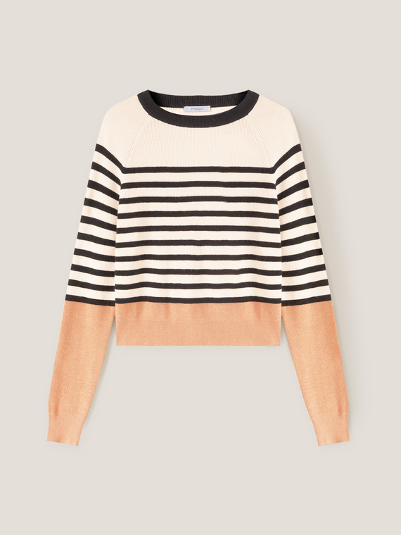 Two-tone striped patterned sweater