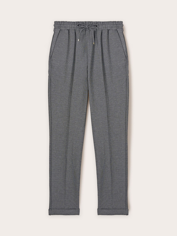 Jogging trousers with ironed crease