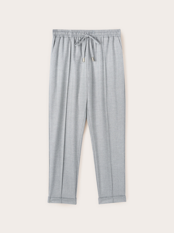 Jogging trousers with ironed crease