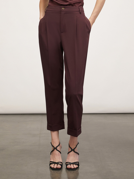 Regular trousers with pleats