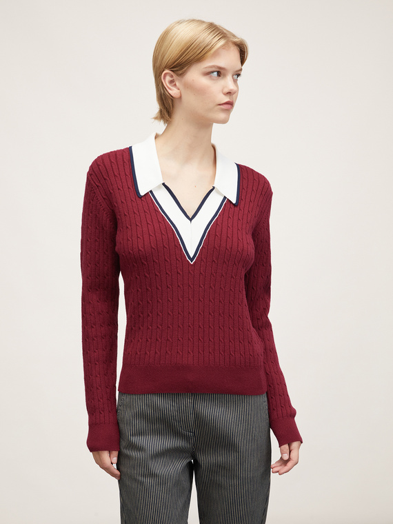 Sweater with collar