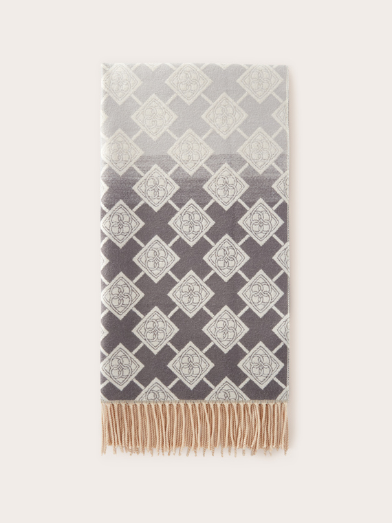 Double scarf with jacquard print