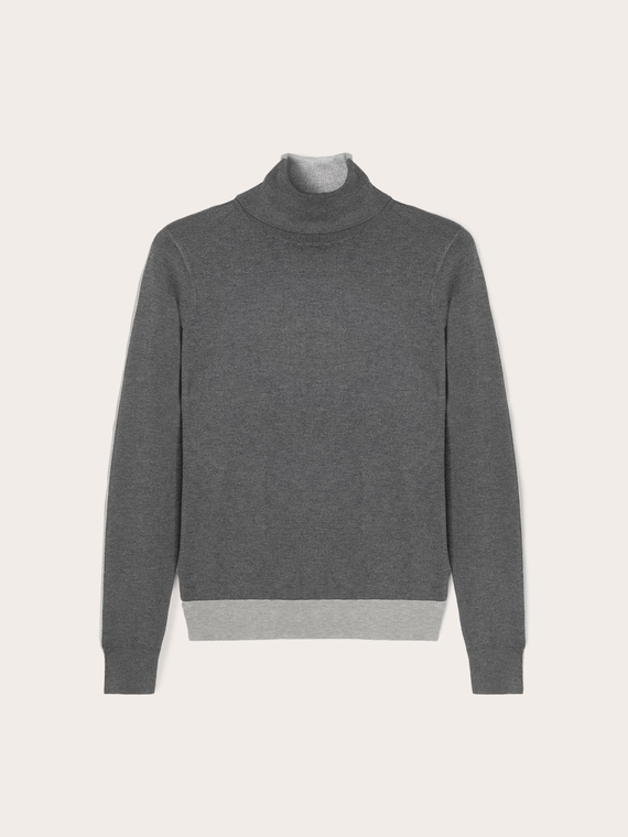 Two-tone knit turtle neck