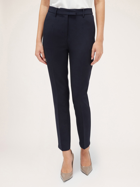 Regular fit trousers in crepe fabric