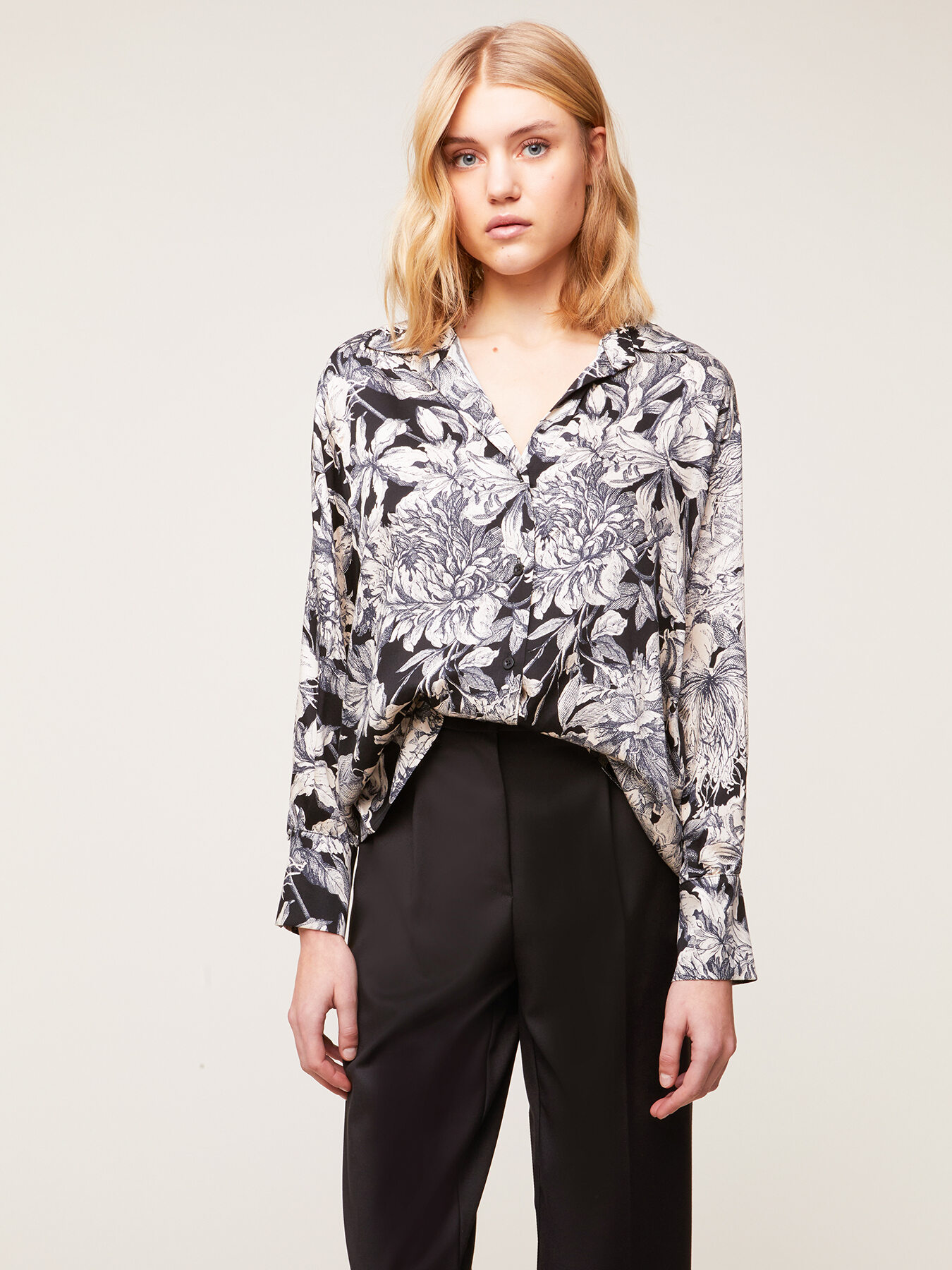 Floral-print patterned satin shirt image number 0