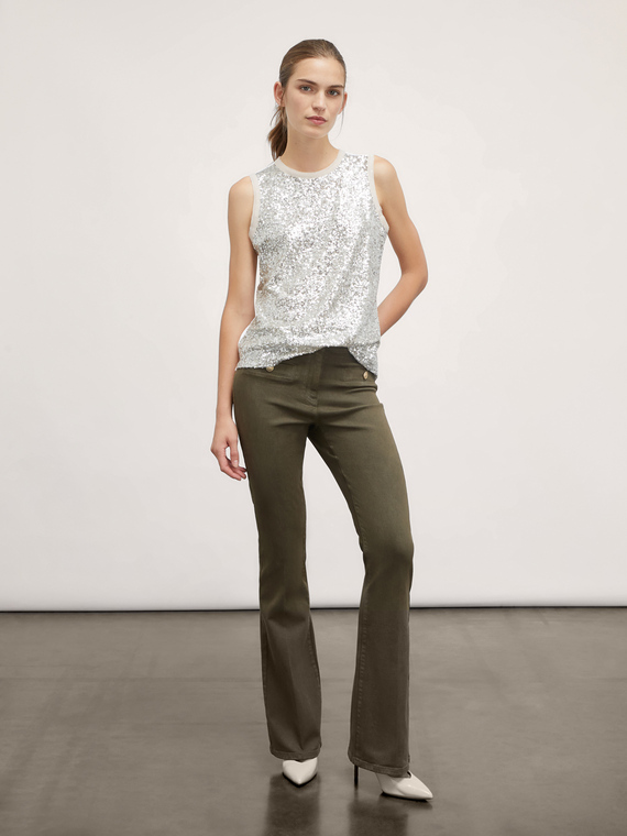 Pantaloni flare con tasche